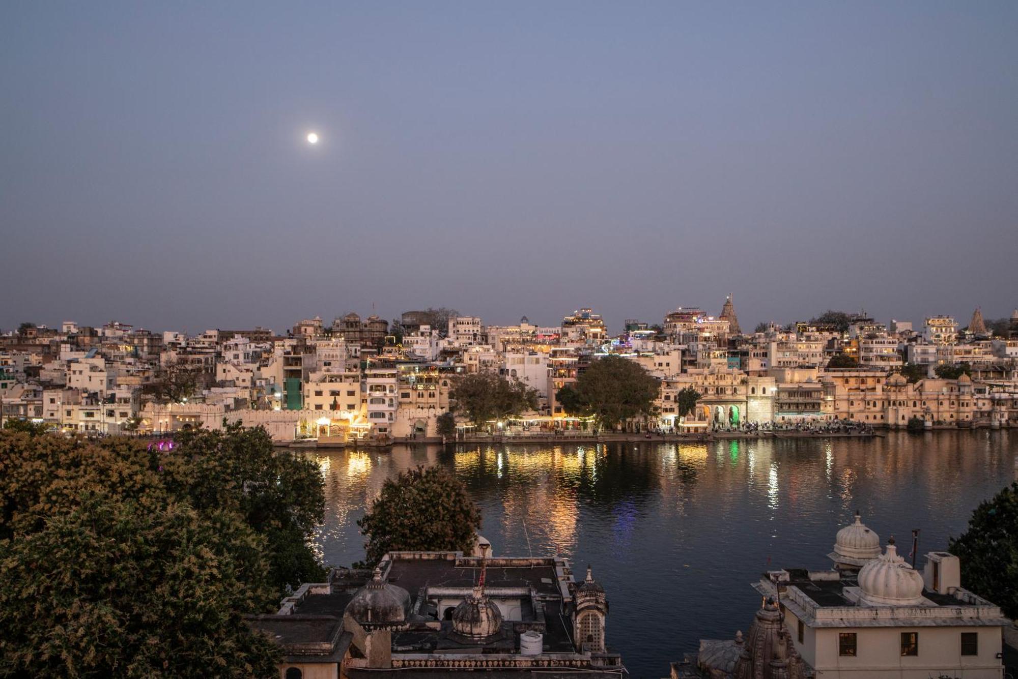 Dera Pichola- A Lake Facing Boutique Hotel Udaipur Exterior foto