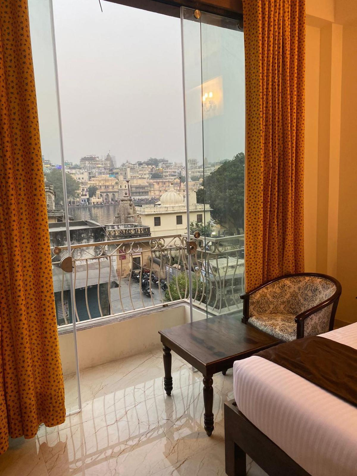 Dera Pichola- A Lake Facing Boutique Hotel Udaipur Exterior foto
